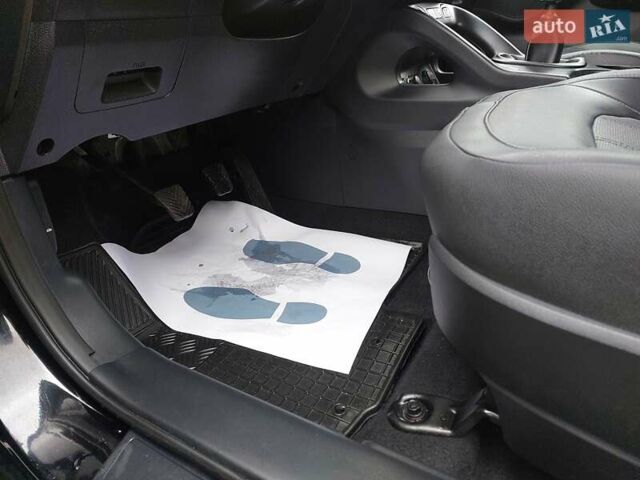 Черный Хендай их35, объемом двигателя 2 л и пробегом 152 тыс. км за 14950 $, фото 43 на Automoto.ua