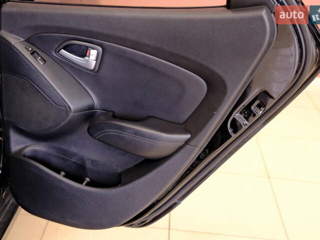 Черный Хендай их35, объемом двигателя 2 л и пробегом 182 тыс. км за 15500 $, фото 35 на Automoto.ua