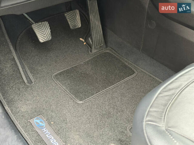 Чорний Хендай іх35, об'ємом двигуна 2 л та пробігом 240 тис. км за 15800 $, фото 21 на Automoto.ua