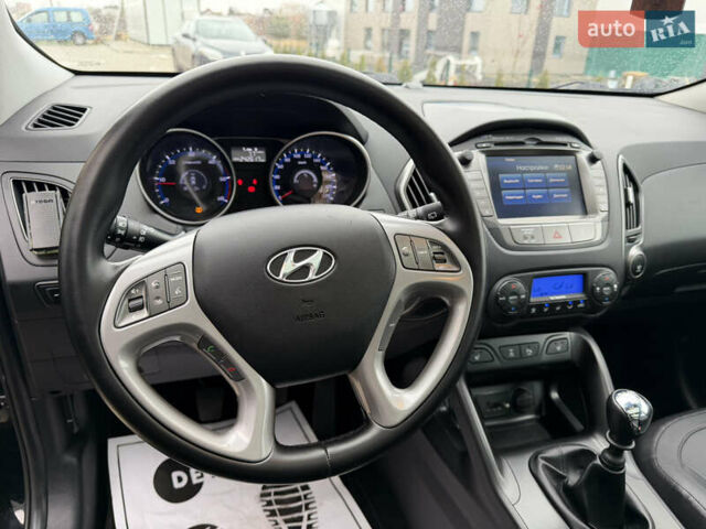 Чорний Хендай іх35, об'ємом двигуна 2 л та пробігом 240 тис. км за 15499 $, фото 27 на Automoto.ua