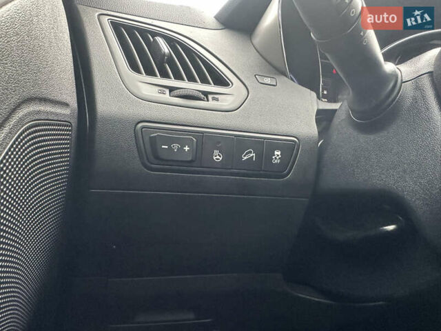 Чорний Хендай іх35, об'ємом двигуна 2 л та пробігом 164 тис. км за 17100 $, фото 29 на Automoto.ua