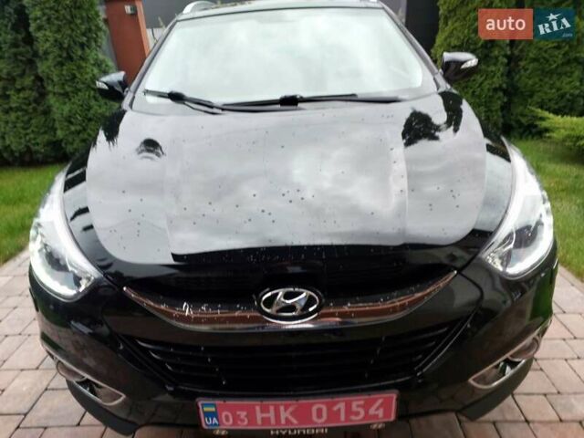 Черный Хендай их35, объемом двигателя 2 л и пробегом 152 тыс. км за 14950 $, фото 3 на Automoto.ua