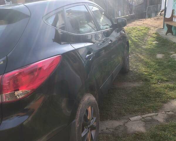 Черный Хендай их35, объемом двигателя 1.7 л и пробегом 165 тыс. км за 15250 $, фото 3 на Automoto.ua