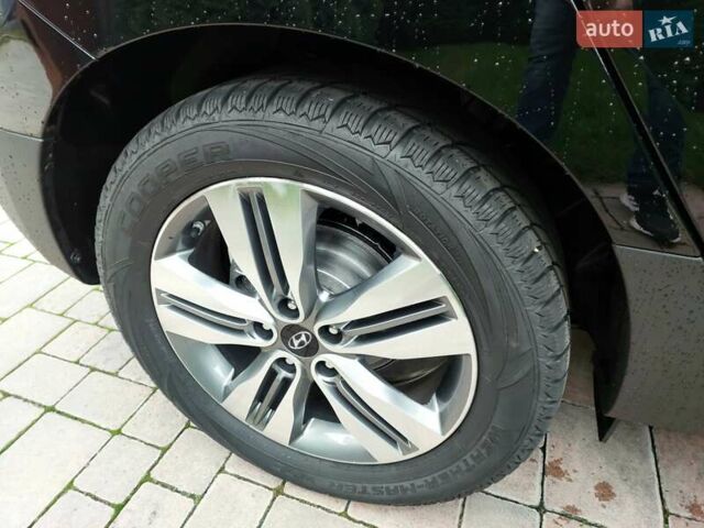 Черный Хендай их35, объемом двигателя 2 л и пробегом 152 тыс. км за 14950 $, фото 29 на Automoto.ua