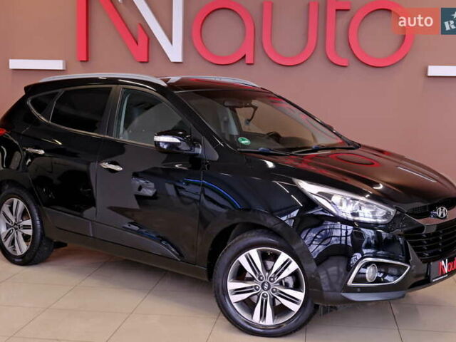 Черный Хендай их35, объемом двигателя 2 л и пробегом 182 тыс. км за 15500 $, фото 4 на Automoto.ua