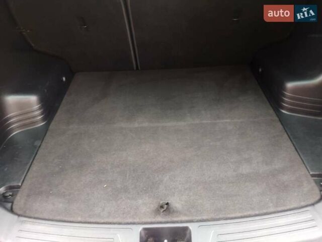 Черный Хендай их35, объемом двигателя 1.7 л и пробегом 252 тыс. км за 14900 $, фото 17 на Automoto.ua