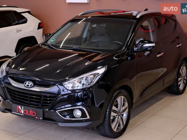 Черный Хендай их35, объемом двигателя 2 л и пробегом 182 тыс. км за 15500 $, фото 2 на Automoto.ua