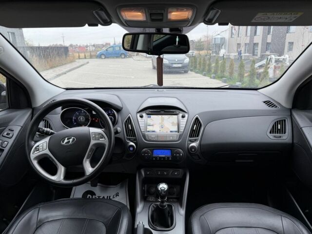 Чорний Хендай іх35, об'ємом двигуна 2 л та пробігом 240 тис. км за 14999 $, фото 6 на Automoto.ua