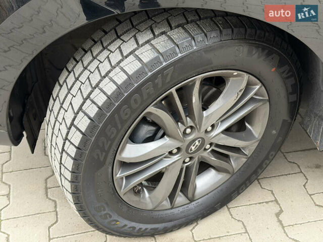 Чорний Хендай іх35, об'ємом двигуна 2 л та пробігом 240 тис. км за 15800 $, фото 10 на Automoto.ua