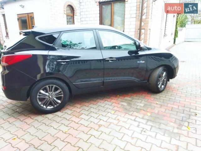 Черный Хендай их35, объемом двигателя 1.7 л и пробегом 252 тыс. км за 14900 $, фото 22 на Automoto.ua