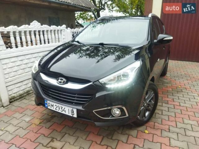 Черный Хендай их35, объемом двигателя 1.7 л и пробегом 252 тыс. км за 14900 $, фото 1 на Automoto.ua
