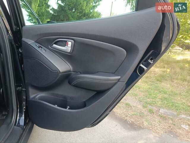 Черный Хендай их35, объемом двигателя 2 л и пробегом 207 тыс. км за 15750 $, фото 71 на Automoto.ua