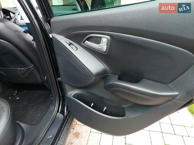 Черный Хендай их35, объемом двигателя 2 л и пробегом 152 тыс. км за 14950 $, фото 38 на Automoto.ua