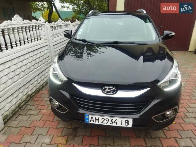 Черный Хендай их35, объемом двигателя 1.7 л и пробегом 252 тыс. км за 14900 $, фото 26 на Automoto.ua