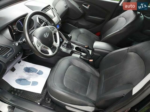 Черный Хендай их35, объемом двигателя 2 л и пробегом 152 тыс. км за 14950 $, фото 47 на Automoto.ua