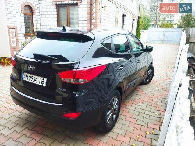 Черный Хендай их35, объемом двигателя 1.7 л и пробегом 252 тыс. км за 14900 $, фото 38 на Automoto.ua