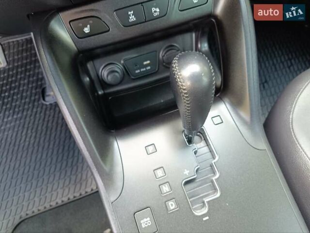 Черный Хендай их35, объемом двигателя 2 л и пробегом 207 тыс. км за 15750 $, фото 83 на Automoto.ua