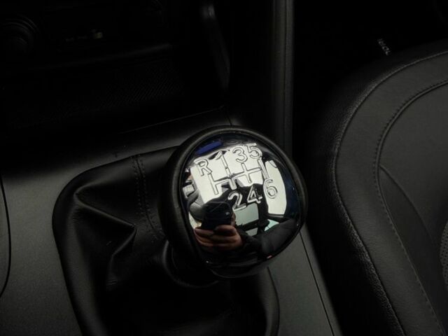 Чорний Хендай іх35, об'ємом двигуна 2 л та пробігом 240 тис. км за 14999 $, фото 13 на Automoto.ua