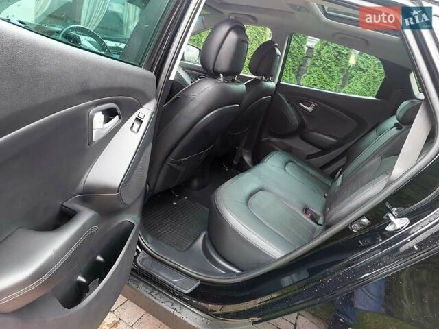 Черный Хендай их35, объемом двигателя 2 л и пробегом 152 тыс. км за 14950 $, фото 52 на Automoto.ua