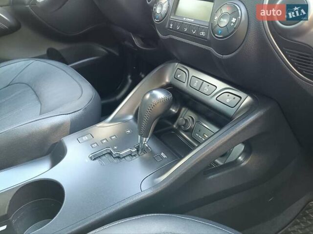 Черный Хендай их35, объемом двигателя 2 л и пробегом 207 тыс. км за 15750 $, фото 69 на Automoto.ua