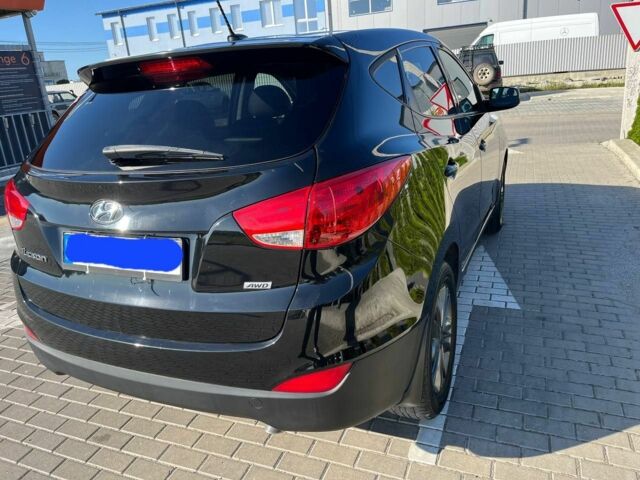 Черный Хендай их35, объемом двигателя 2 л и пробегом 140 тыс. км за 12700 $, фото 1 на Automoto.ua