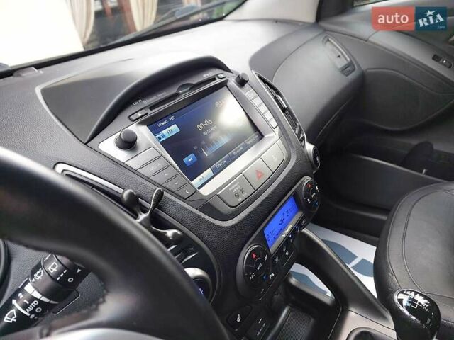 Черный Хендай их35, объемом двигателя 2 л и пробегом 152 тыс. км за 14950 $, фото 40 на Automoto.ua