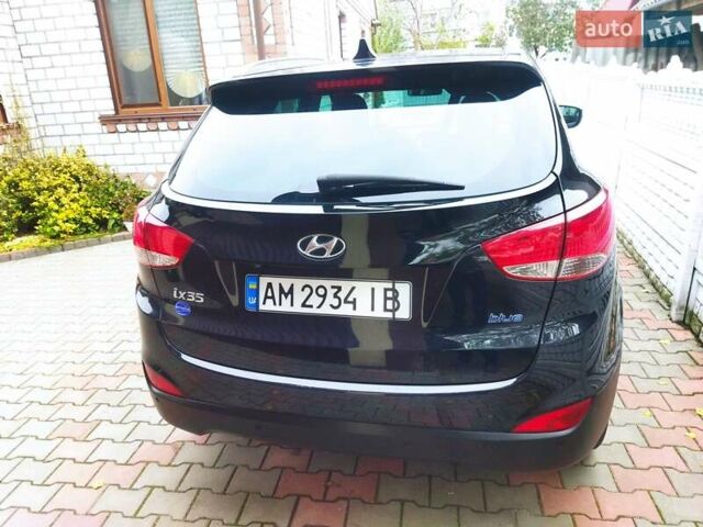 Черный Хендай их35, объемом двигателя 1.7 л и пробегом 252 тыс. км за 14900 $, фото 35 на Automoto.ua