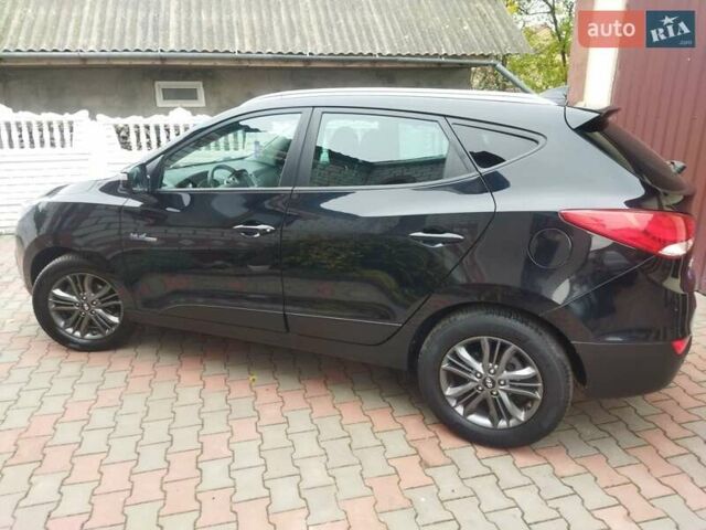 Черный Хендай их35, объемом двигателя 1.7 л и пробегом 252 тыс. км за 14900 $, фото 21 на Automoto.ua