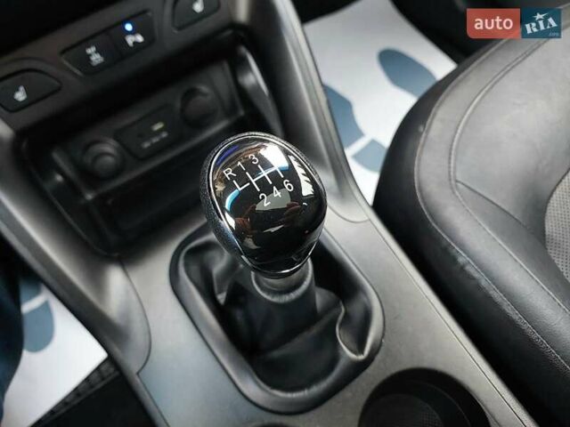 Черный Хендай их35, объемом двигателя 2 л и пробегом 152 тыс. км за 14950 $, фото 25 на Automoto.ua