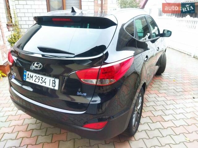 Черный Хендай их35, объемом двигателя 1.7 л и пробегом 252 тыс. км за 14900 $, фото 40 на Automoto.ua