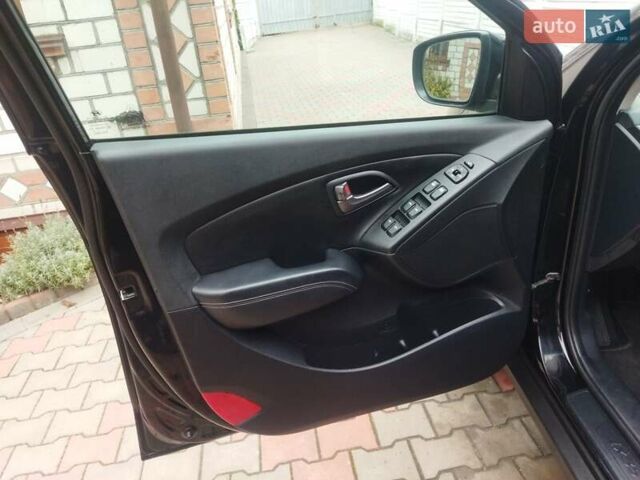 Черный Хендай их35, объемом двигателя 1.7 л и пробегом 252 тыс. км за 14900 $, фото 30 на Automoto.ua