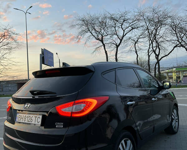 Черный Хендай их35, объемом двигателя 2 л и пробегом 179 тыс. км за 16500 $, фото 2 на Automoto.ua