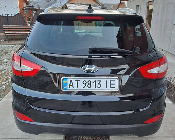 Черный Хендай их35, объемом двигателя 2 л и пробегом 173 тыс. км за 16500 $, фото 3 на Automoto.ua