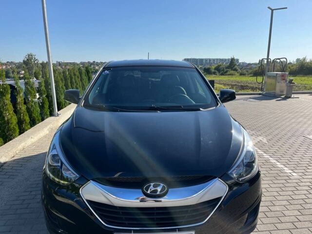 Черный Хендай их35, объемом двигателя 2 л и пробегом 140 тыс. км за 12700 $, фото 5 на Automoto.ua