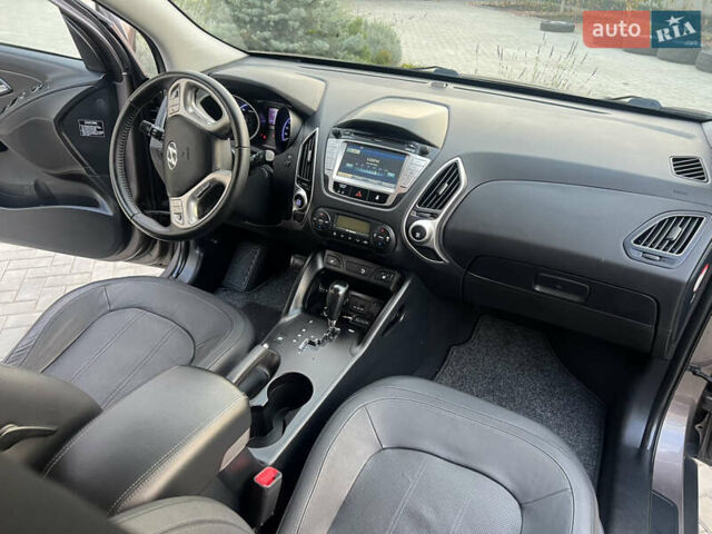 Коричневый Хендай их35, объемом двигателя 2 л и пробегом 136 тыс. км за 13999 $, фото 33 на Automoto.ua