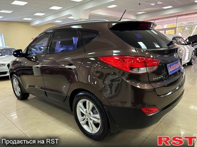 Хендай их35 2011 в Кропивницком (Кировограде) на Automoto.ua Коричневый Хендай их35, объемом двигателя 2 л и пробегом 167 тыс. км за 11900 $, фото 3 на Automoto.ua