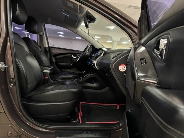 Хендай их35 2011 в Кропивницком (Кировограде) на Automoto.ua Коричневый Хендай их35, объемом двигателя 2 л и пробегом 167 тыс. км за 11900 $, фото 8 на Automoto.ua