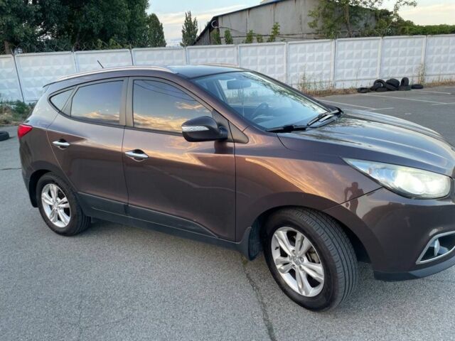 Хендай их35 2011 в Киеве на Automoto.ua Коричневый Хендай их35, объемом двигателя 2 л и пробегом 342 тыс. км за 11000 $, фото 1 на Automoto.ua