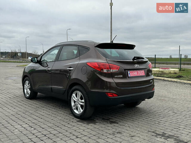 Коричневый Хендай их35, объемом двигателя 2 л и пробегом 209 тыс. км за 12200 $, фото 17 на Automoto.ua