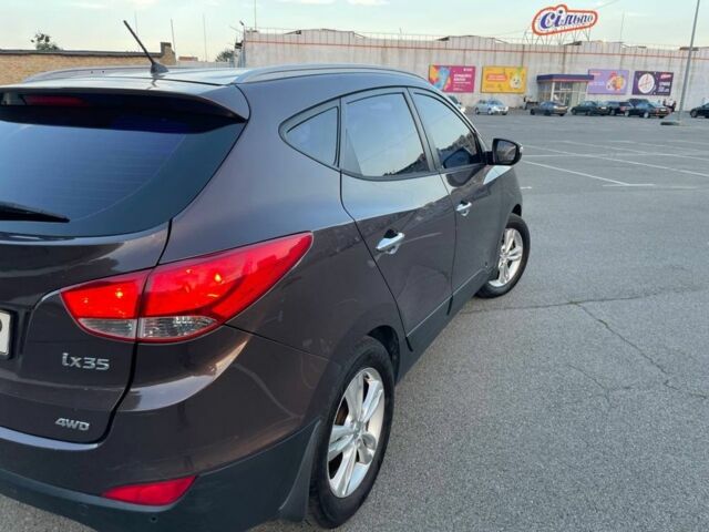 Хендай их35 2011 в Киеве на Automoto.ua Коричневый Хендай их35, объемом двигателя 2 л и пробегом 342 тыс. км за 11000 $, фото 3 на Automoto.ua