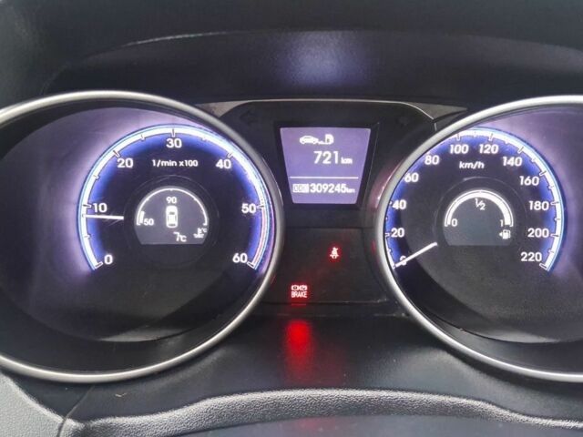 Коричневый Хендай их35, объемом двигателя 1.7 л и пробегом 309 тыс. км за 11500 $, фото 7 на Automoto.ua