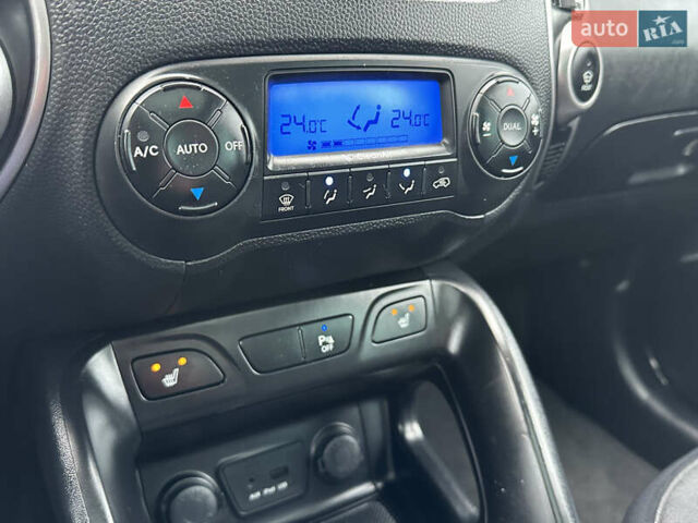 Коричневый Хендай их35, объемом двигателя 2 л и пробегом 209 тыс. км за 12200 $, фото 24 на Automoto.ua