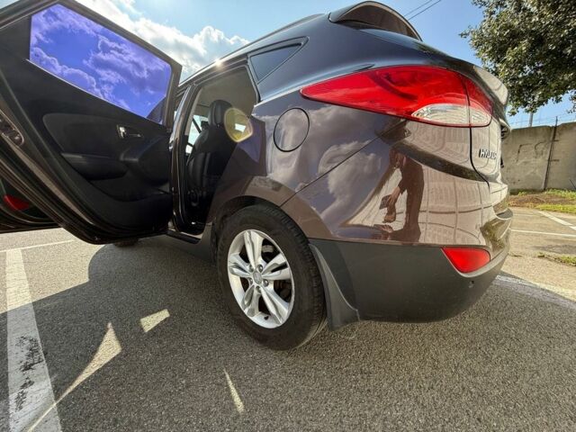 Хендай их35 2011 в Киеве на Automoto.ua Коричневый Хендай их35, объемом двигателя 2 л и пробегом 342 тыс. км за 11000 $, фото 18 на Automoto.ua