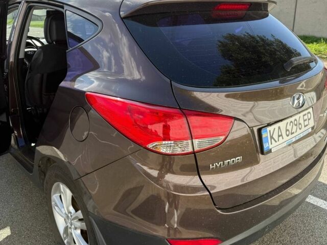 Хендай их35 2011 в Киеве на Automoto.ua Коричневый Хендай их35, объемом двигателя 2 л и пробегом 342 тыс. км за 11000 $, фото 19 на Automoto.ua