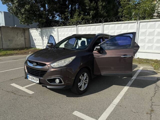 Хендай их35 2011 в Киеве на Automoto.ua Коричневый Хендай их35, объемом двигателя 2 л и пробегом 342 тыс. км за 11000 $, фото 7 на Automoto.ua