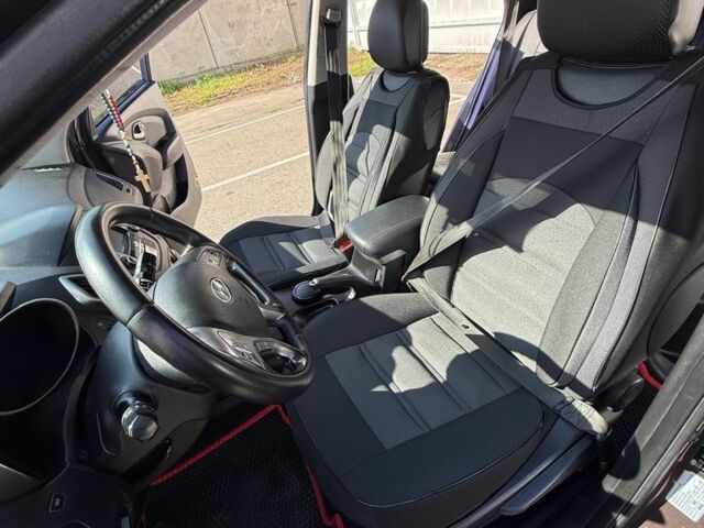 Хендай их35 2011 в Киеве на Automoto.ua Коричневый Хендай их35, объемом двигателя 2 л и пробегом 342 тыс. км за 11000 $, фото 14 на Automoto.ua