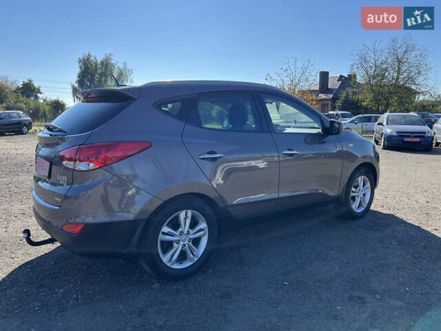 Коричневый Хендай их35, объемом двигателя 2 л и пробегом 184 тыс. км за 16450 $, фото 15 на Automoto.ua