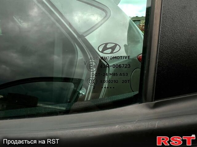 Коричневий Хендай іх35, об'ємом двигуна 2 л та пробігом 301 тис. км за 13500 $, фото 3 на Automoto.ua