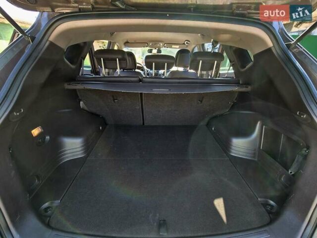 Коричневый Хендай их35, объемом двигателя 2 л и пробегом 115 тыс. км за 13000 $, фото 8 на Automoto.ua