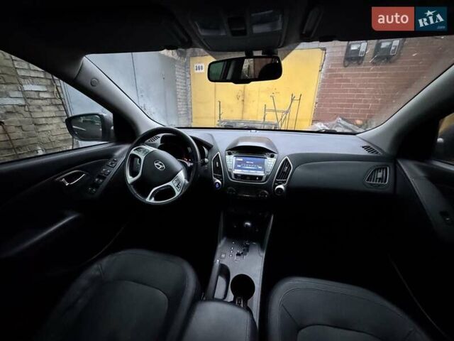 Коричневий Хендай іх35, об'ємом двигуна 2 л та пробігом 226 тис. км за 11500 $, фото 5 на Automoto.ua